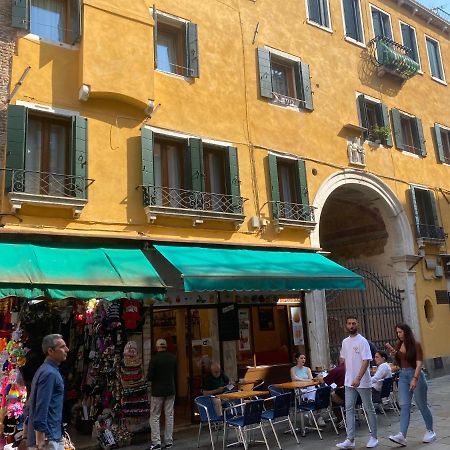Antique Historical Apartment Venice Exterior photo