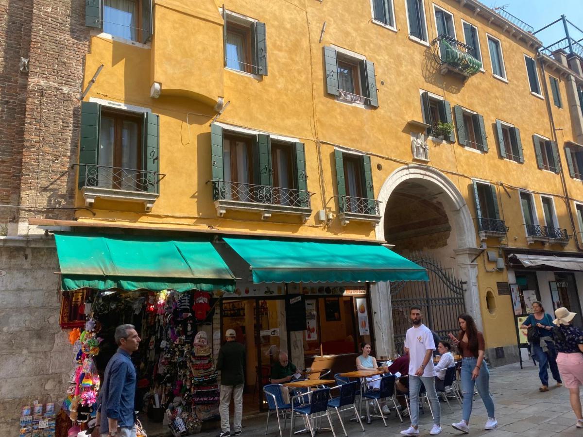 Antique Historical Apartment Venice Exterior photo